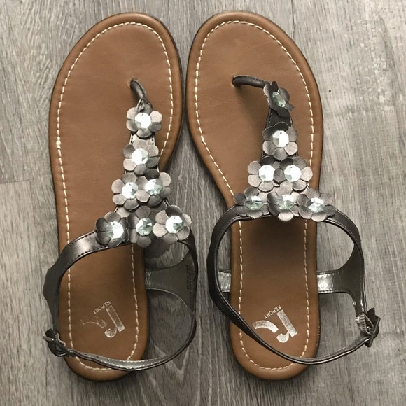 Report Shoes - New! Cute Sandals!!